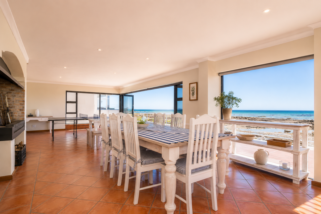 Upstairs Dining & Entertainment area