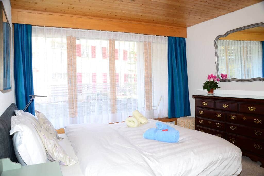 King sized bedroom