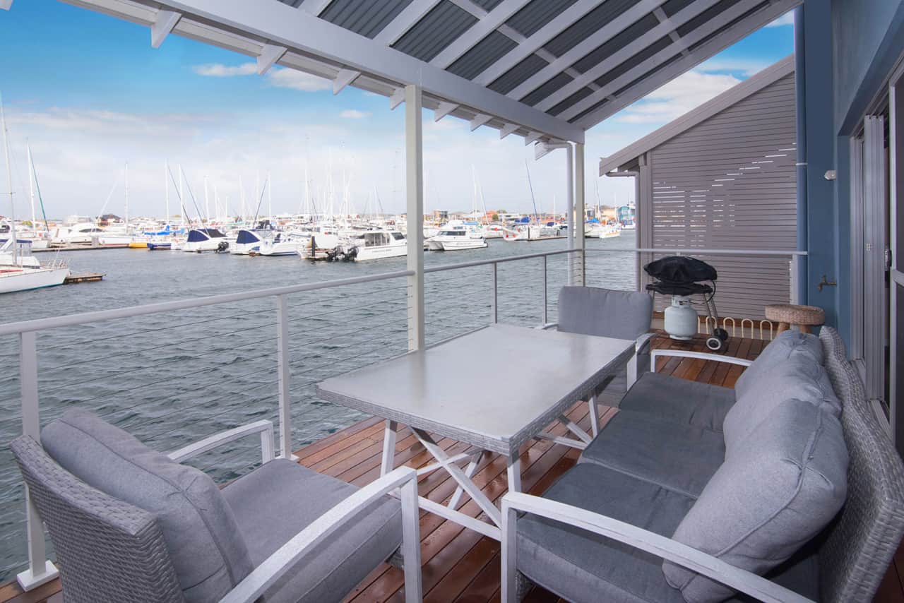 7-33 Spinnaker Bvd 10