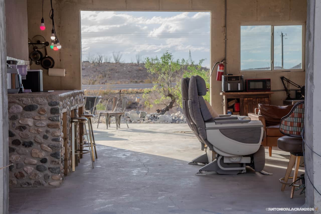 Lounge with desert views at the Galactic Base