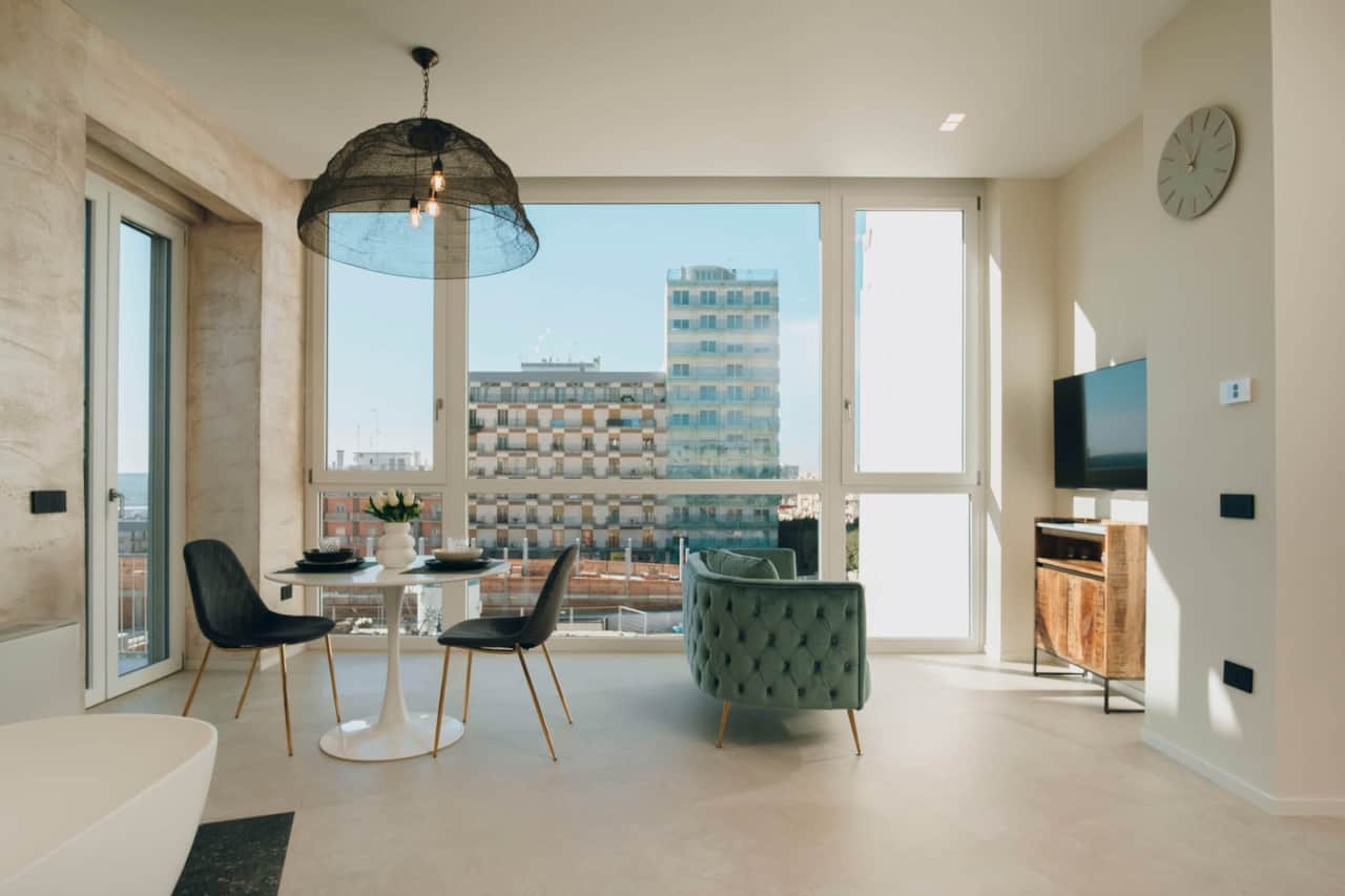 Suite 8
