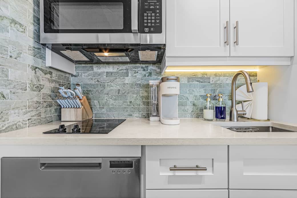 Cookware, Keurig & a variety of K-Cups supplied