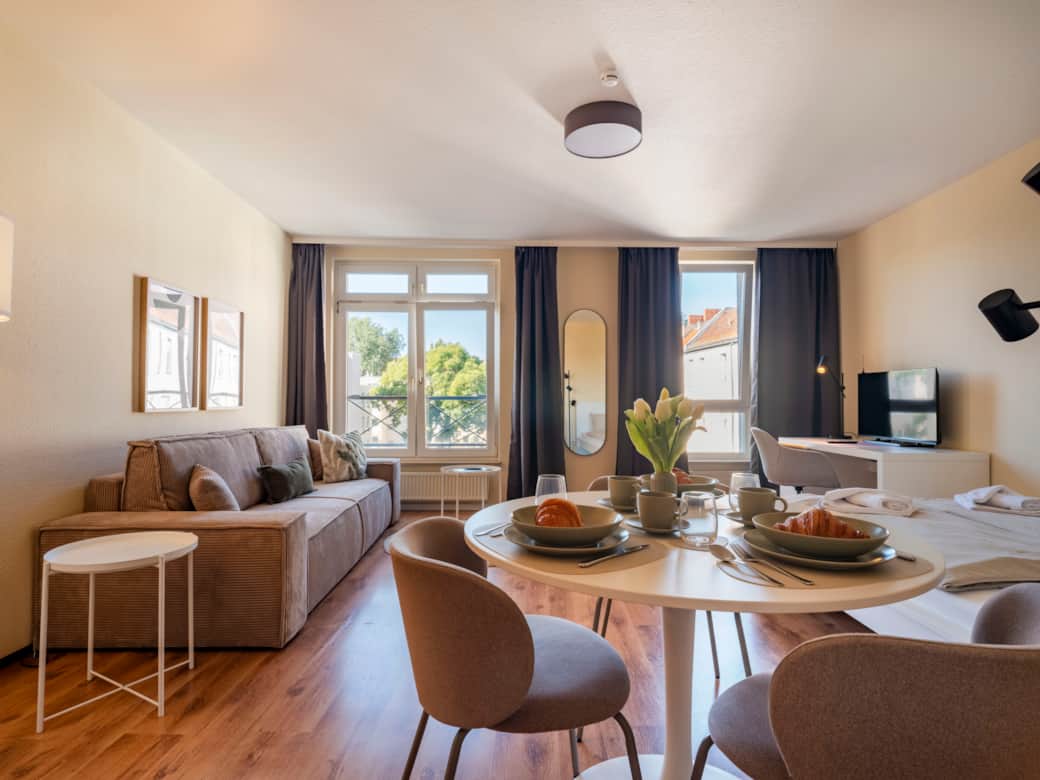 01 Apartment 