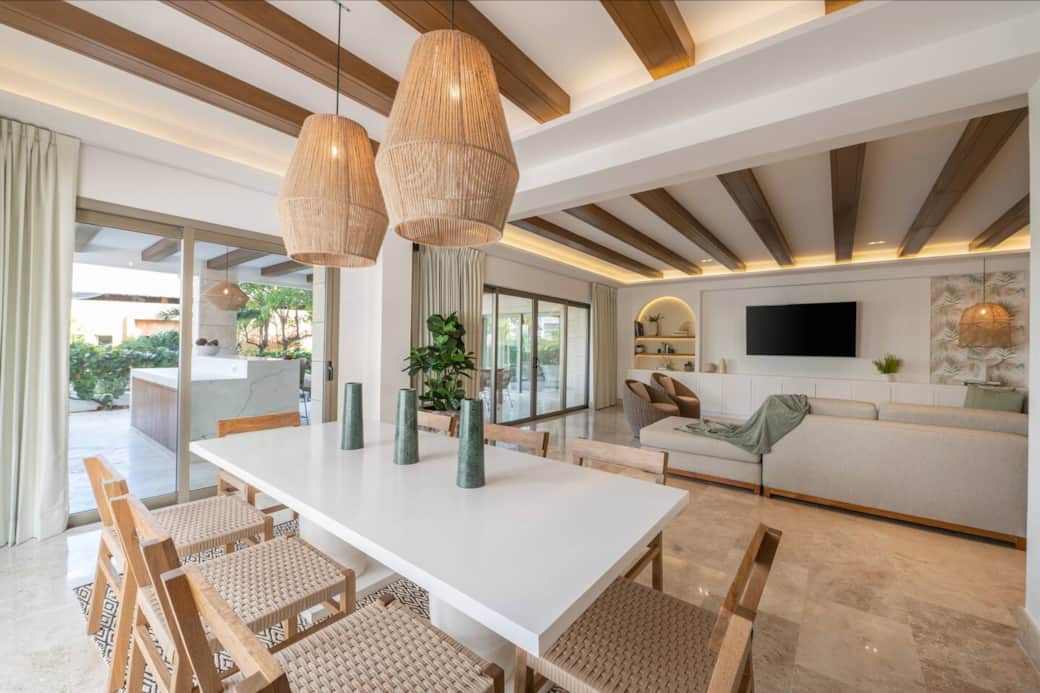 Dining room/living room