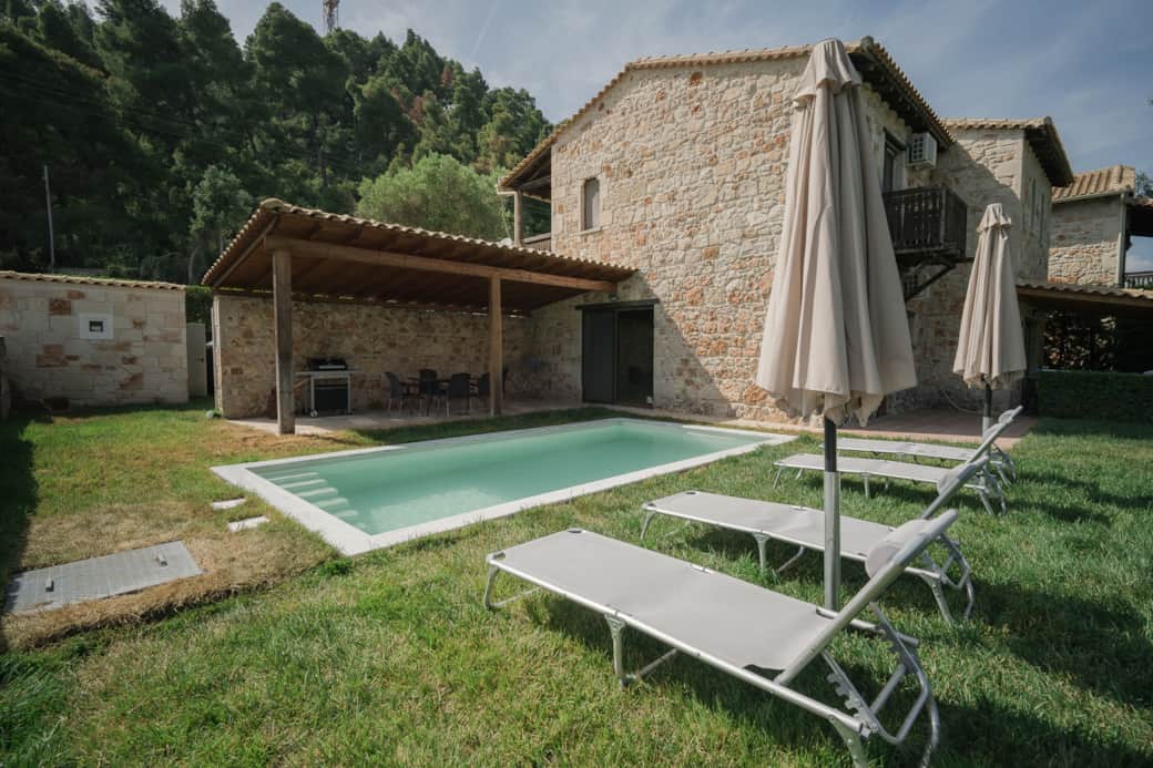 Stone Made Private Pool 4 (5) Stone Made Private Pool 4 (5)