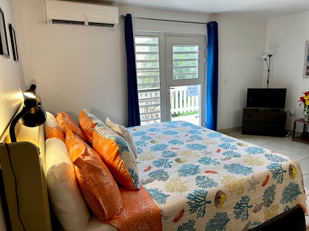 Bed with tv Bed with tv