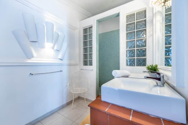 En-Suite Bathroom 