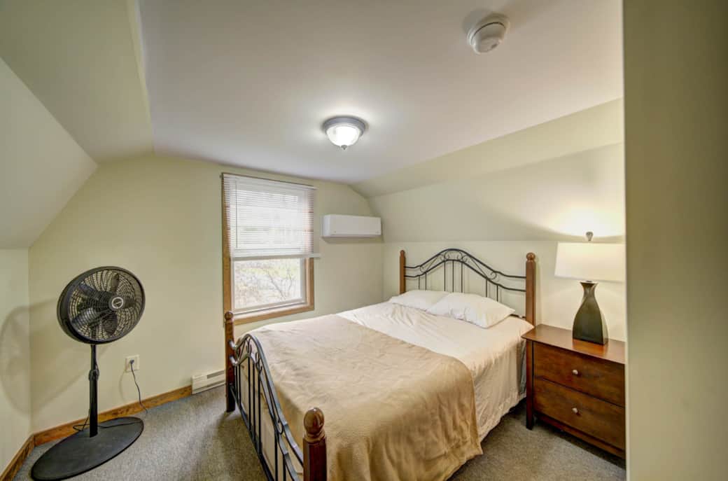 Upstairs Bedroom 1 Upstairs Bedroom 1