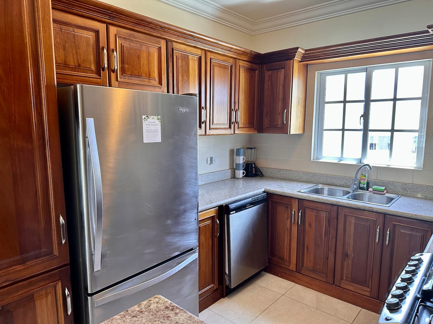 Spacious 3 bedroom Penthouse 2 pools, beach nearby photo 5