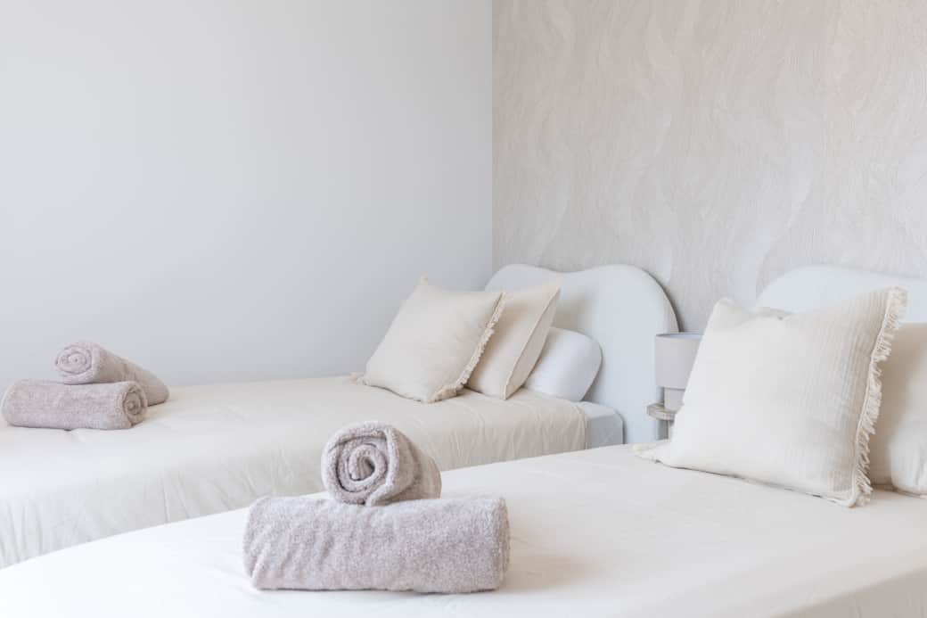 Second Bedroom – Twin Beds