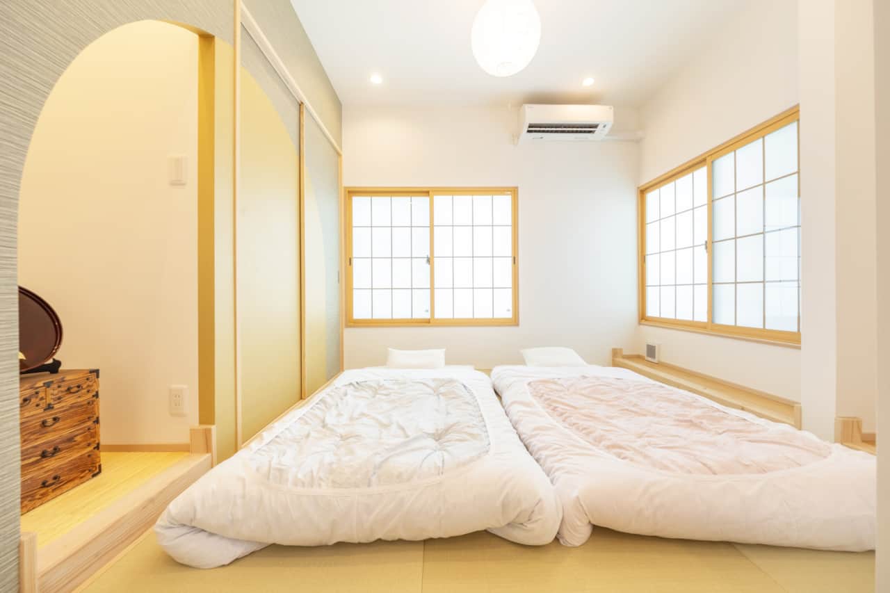 Sleep surrounded by authentic craftsmanship in a room where tradition meets tranquillity
