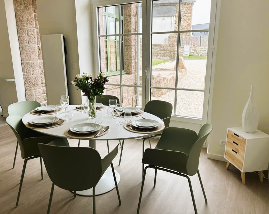 Espace repas vue jardin