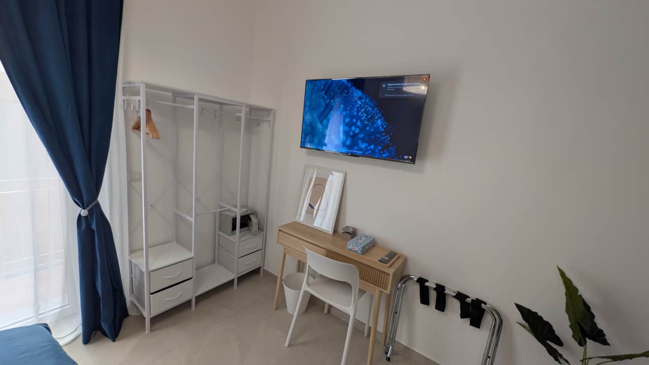 PXL 20260827 165802193