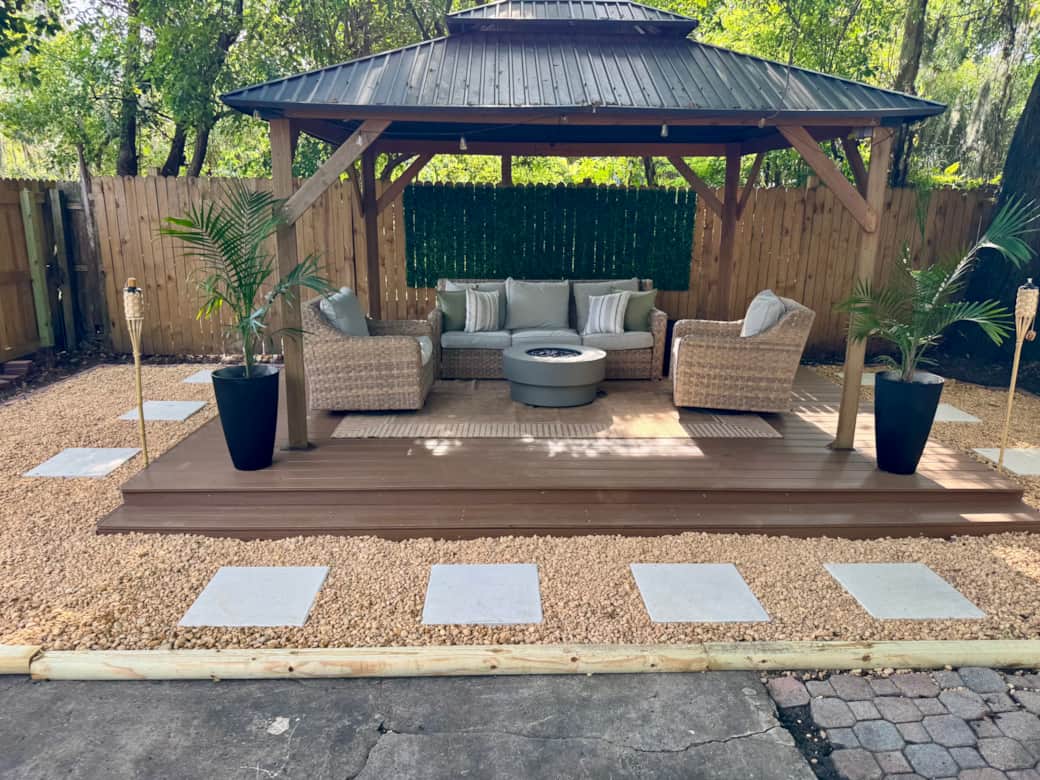 Backyard deck with gravel Backyard deck with gravel
