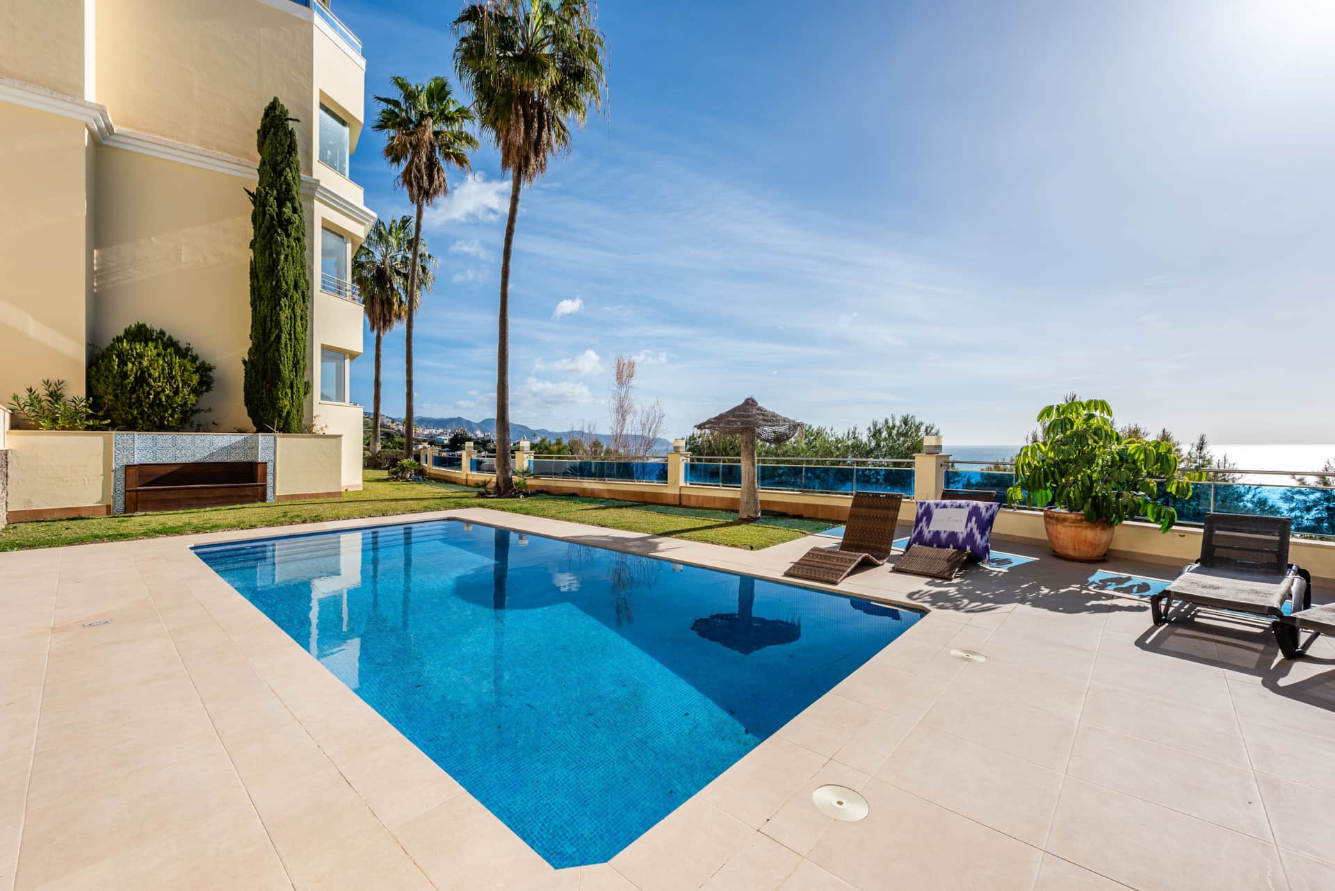 Villa de lujo con piscina privada y vistas al mar en Nerja Costa del Sol