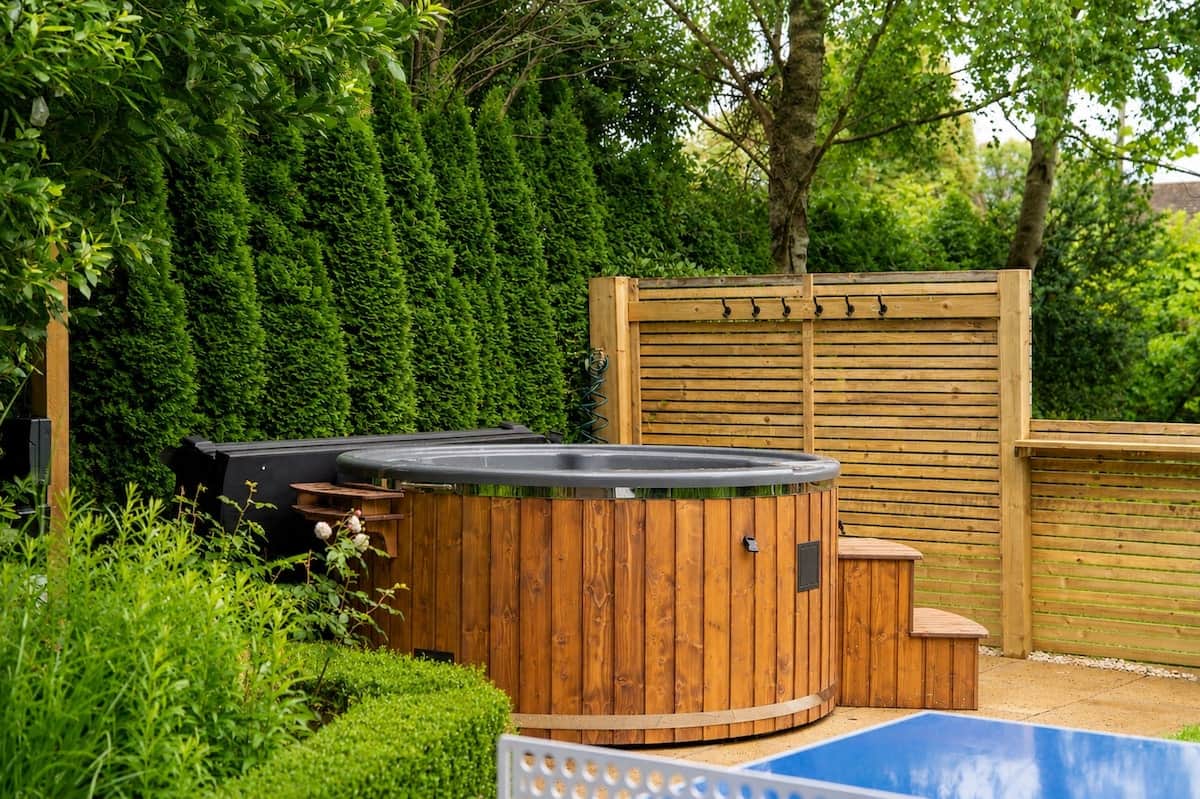 Hot Tub and Table Tennis