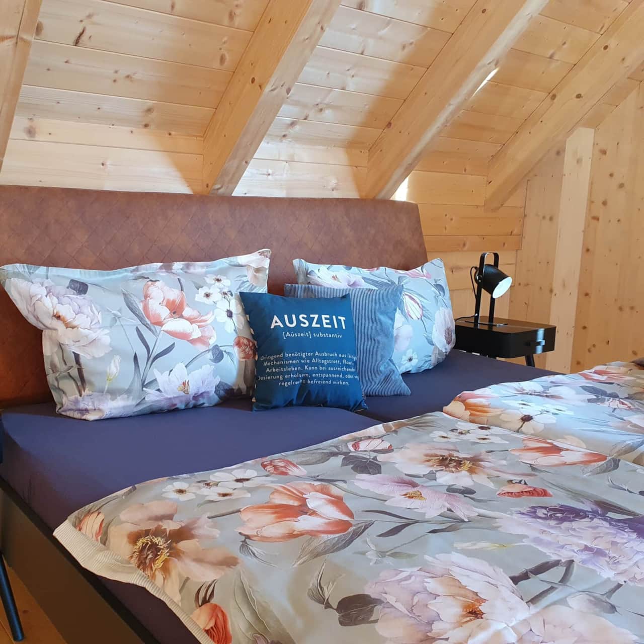 Doppelbett Galerie.jpg