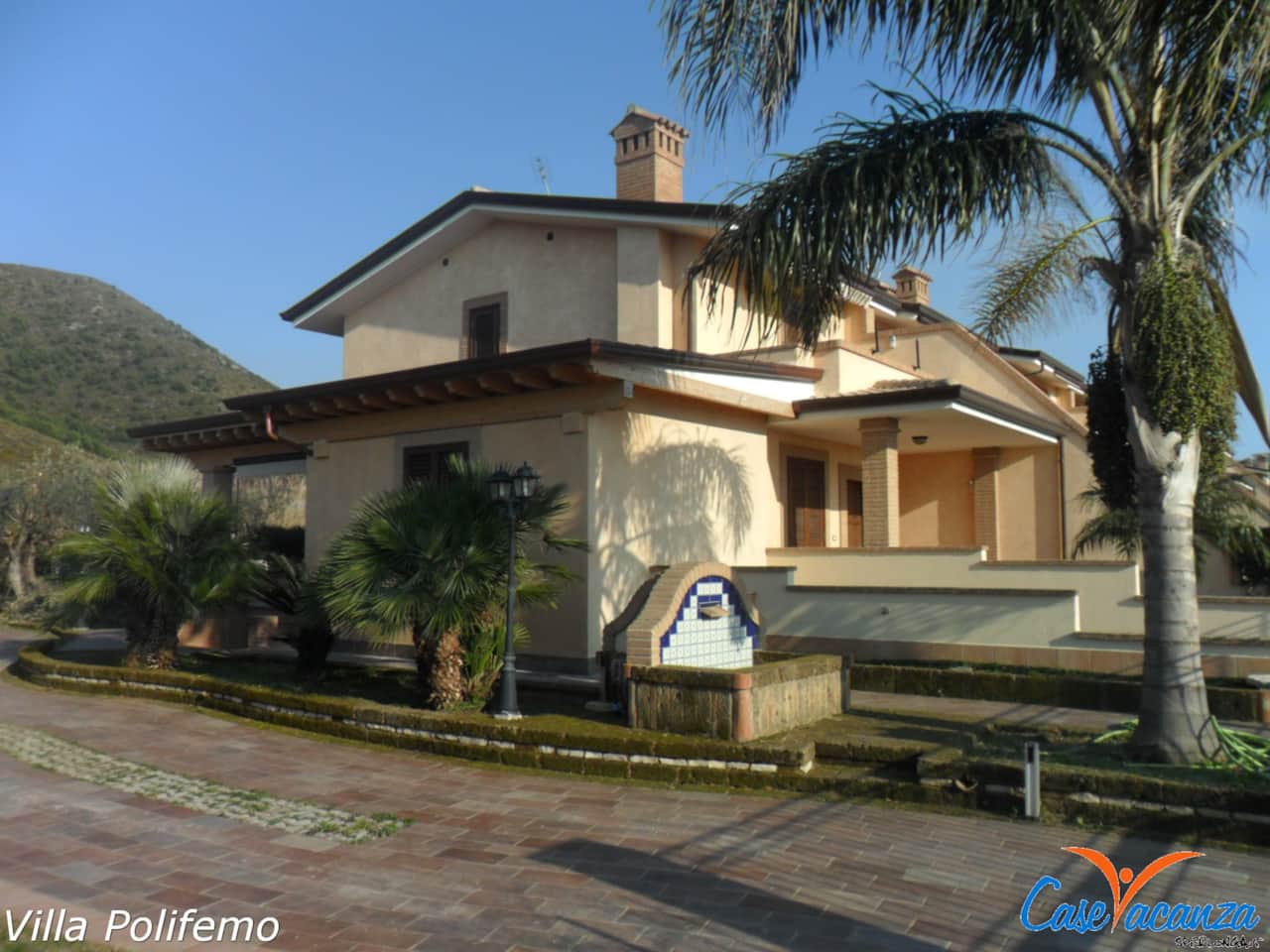 + polifemo fronte casa