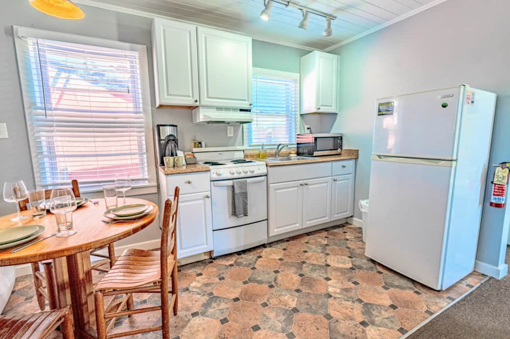 Eat-In Kitchen Eat-In Kitchen