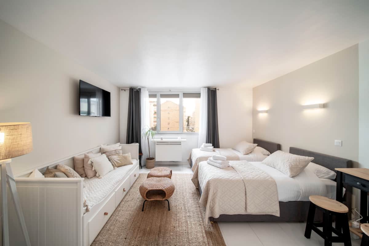 Bedroom — luxury beds