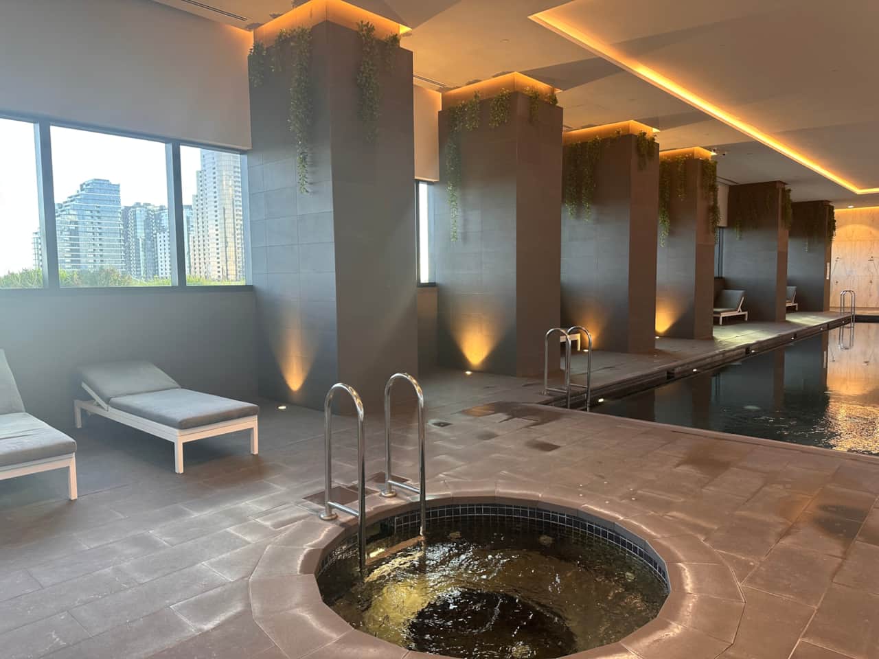 Swimming Pool & Spa