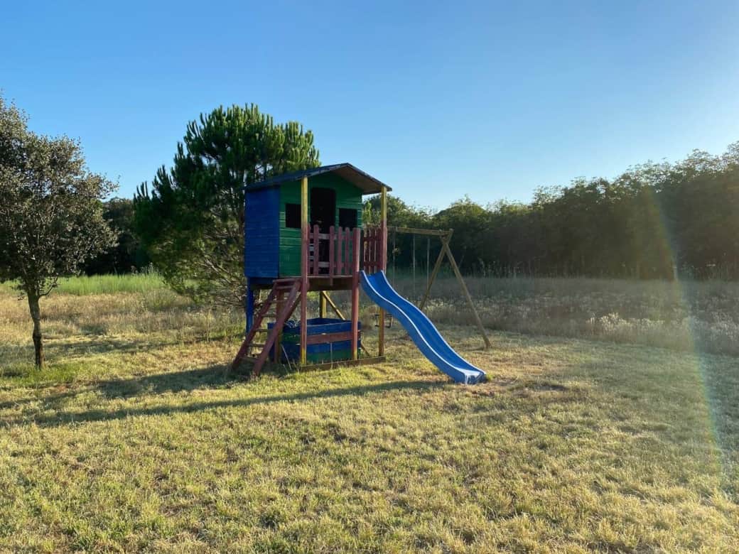 Aire de jeux pour enfants en pleine nature