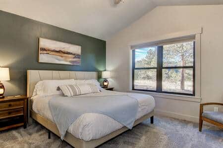 1 King Bed 