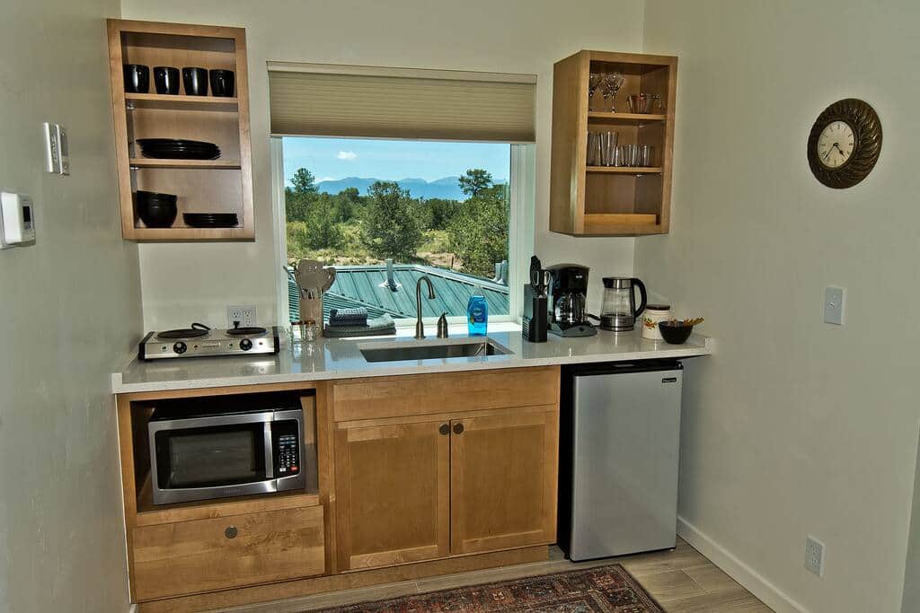Upper Suite Kitchenette 