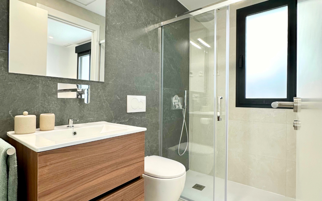 Ensuite badkamer gelijkvloers