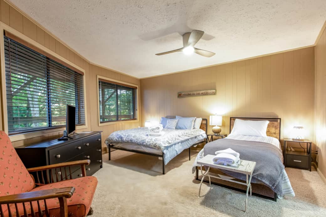 Queen and Twin Bedroom 2