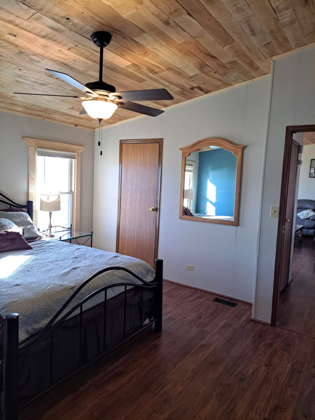 Master Bedroom with Queen Bed