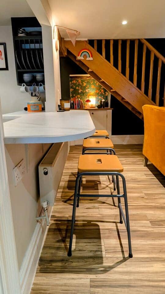 Breakfast bar & Lounge