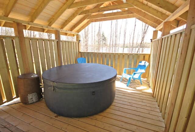 Hot tub enclosure