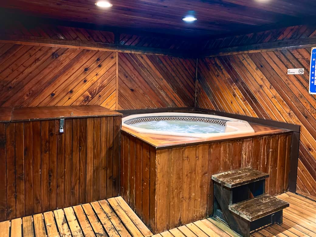 Hot Tub - Shared among 12 units >> Only open during Ski Season << Hot Tub - Shared among 12 units >> Only open during Ski Season <<
