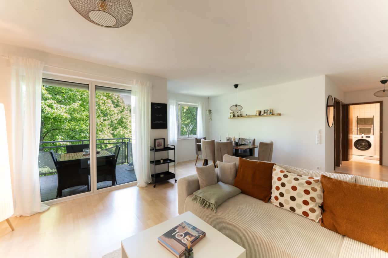 Living room with balcony door – Teck Retreat, Kirchheim unter Teck