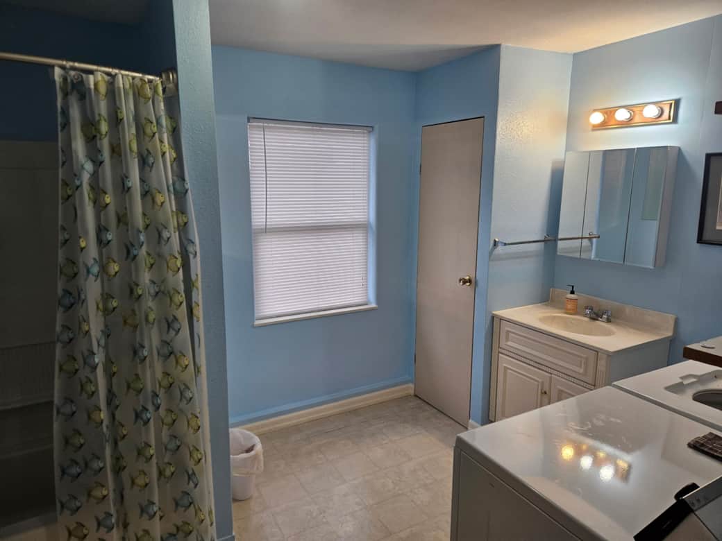 Bathroom with W/D