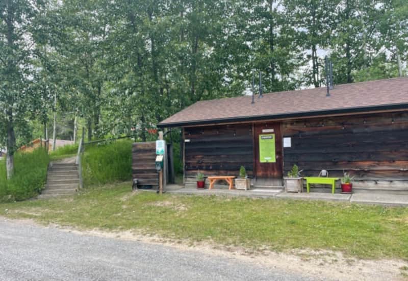 RV PARK BATHROOM/LAUNDRY HOUSE