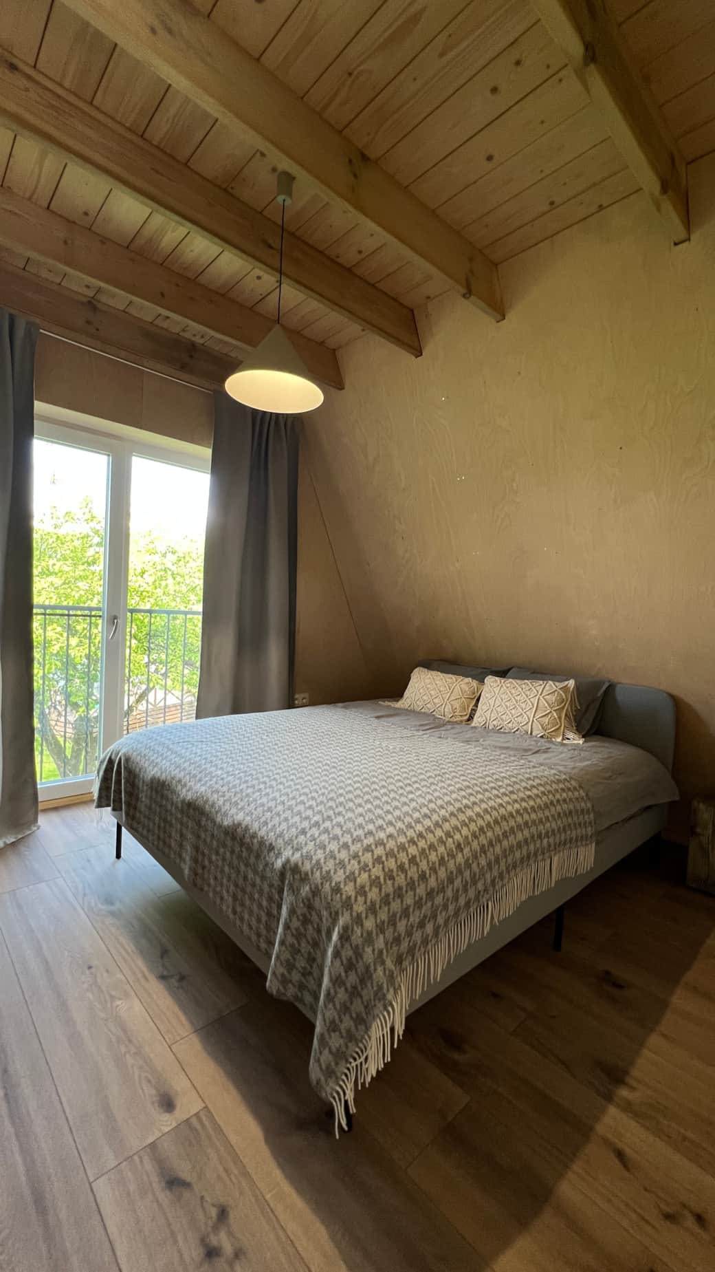 Sleeping room 1