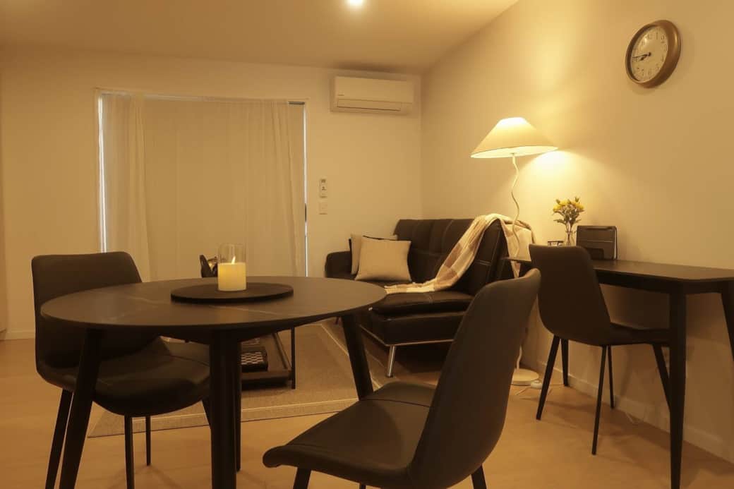 Study, relax or enjoy meals. The electric candle & adjustable brightness floor lamp sets the tone of the room.