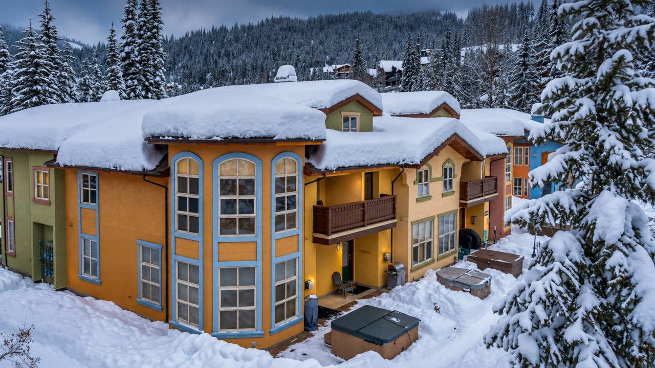 Sun Peaks 67 Exterior