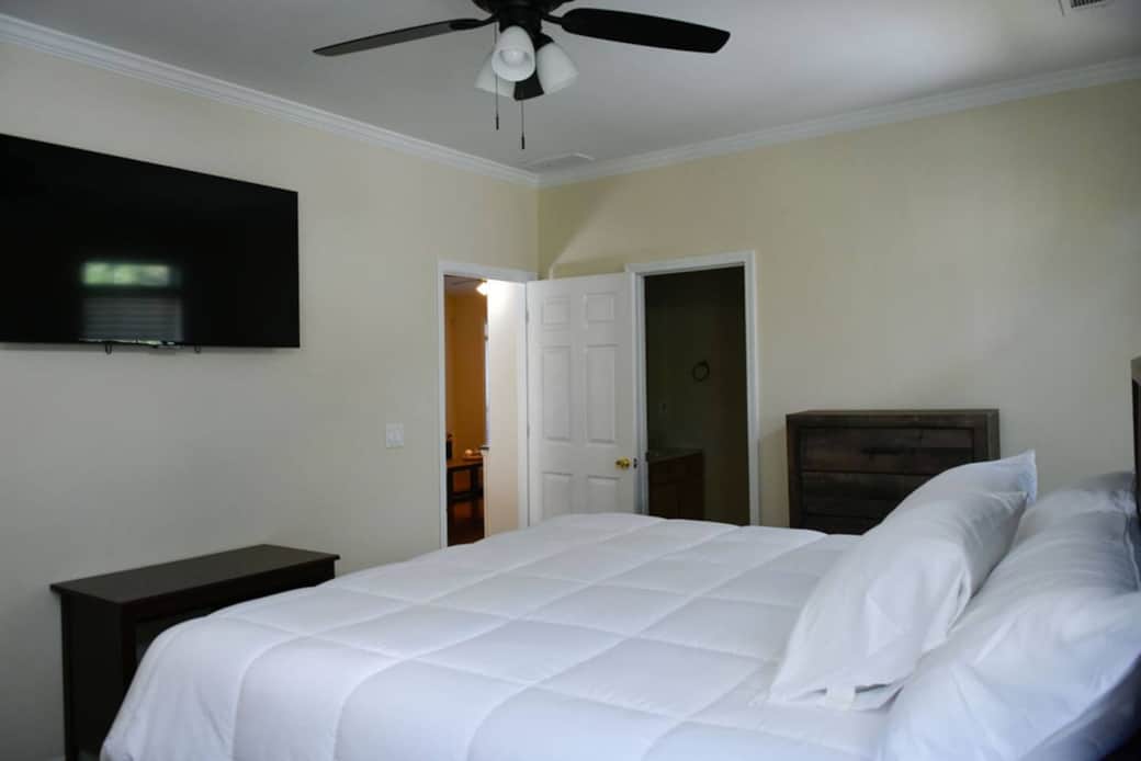 Master bedroom - 55 in TV