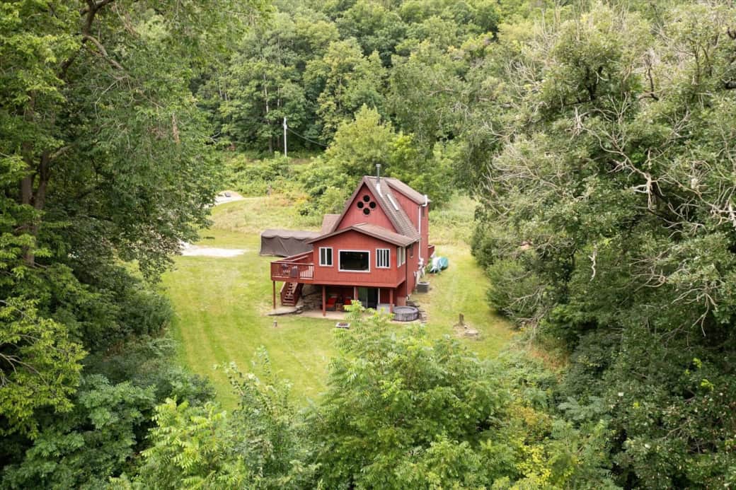 Exterior 3