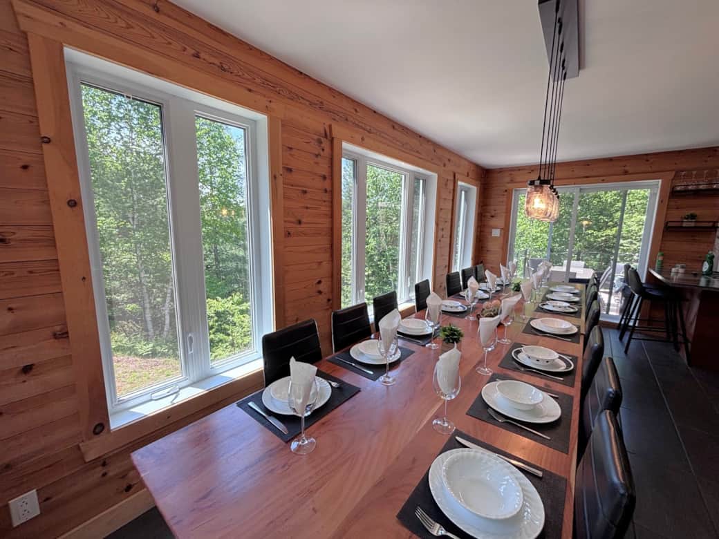 Salle a diner entre amis