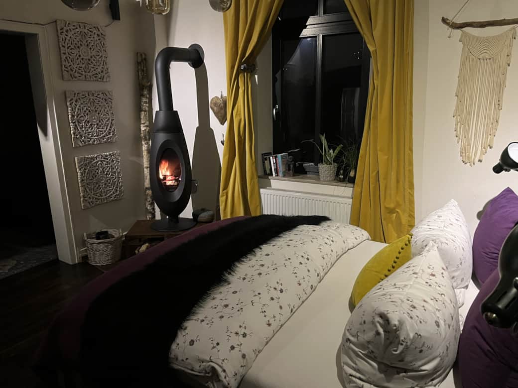 Ap3 Kamin an und Bett