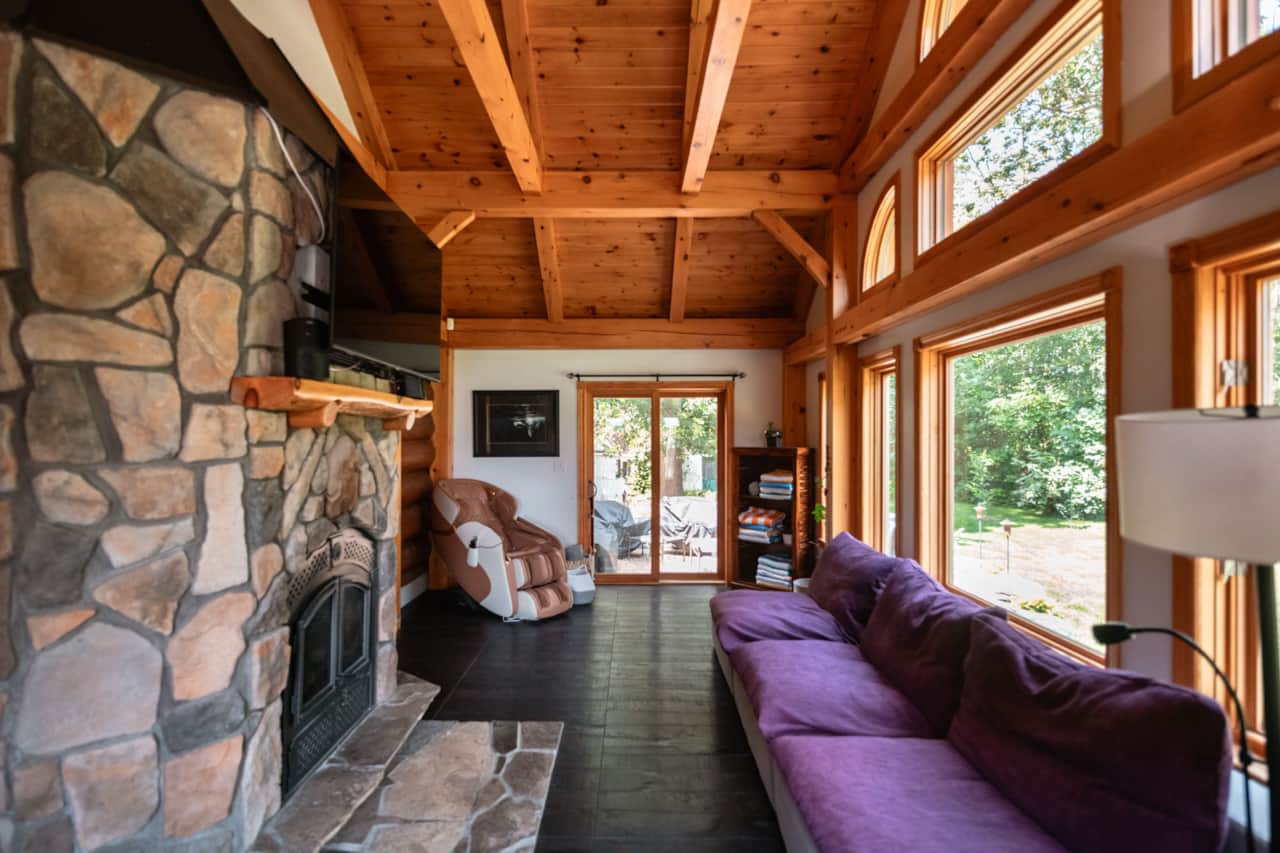 Grand Room with Massage Chair
