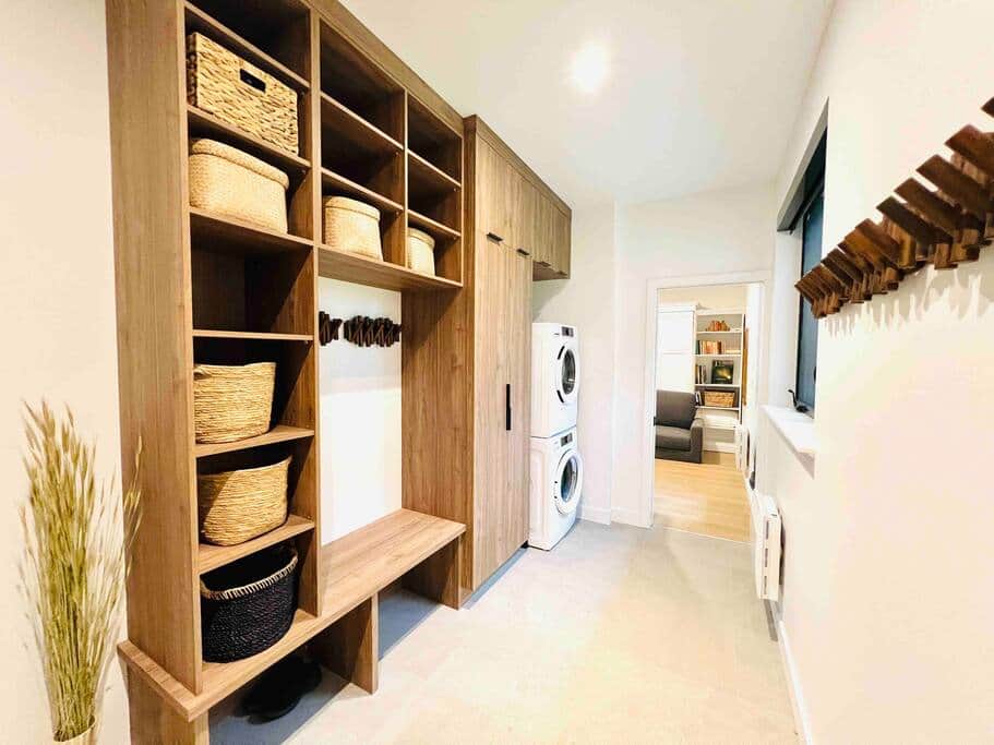 Entrance storage Entrance storage