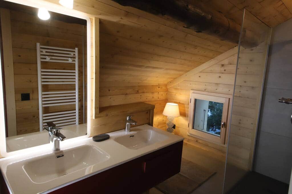 Salle de douche étage