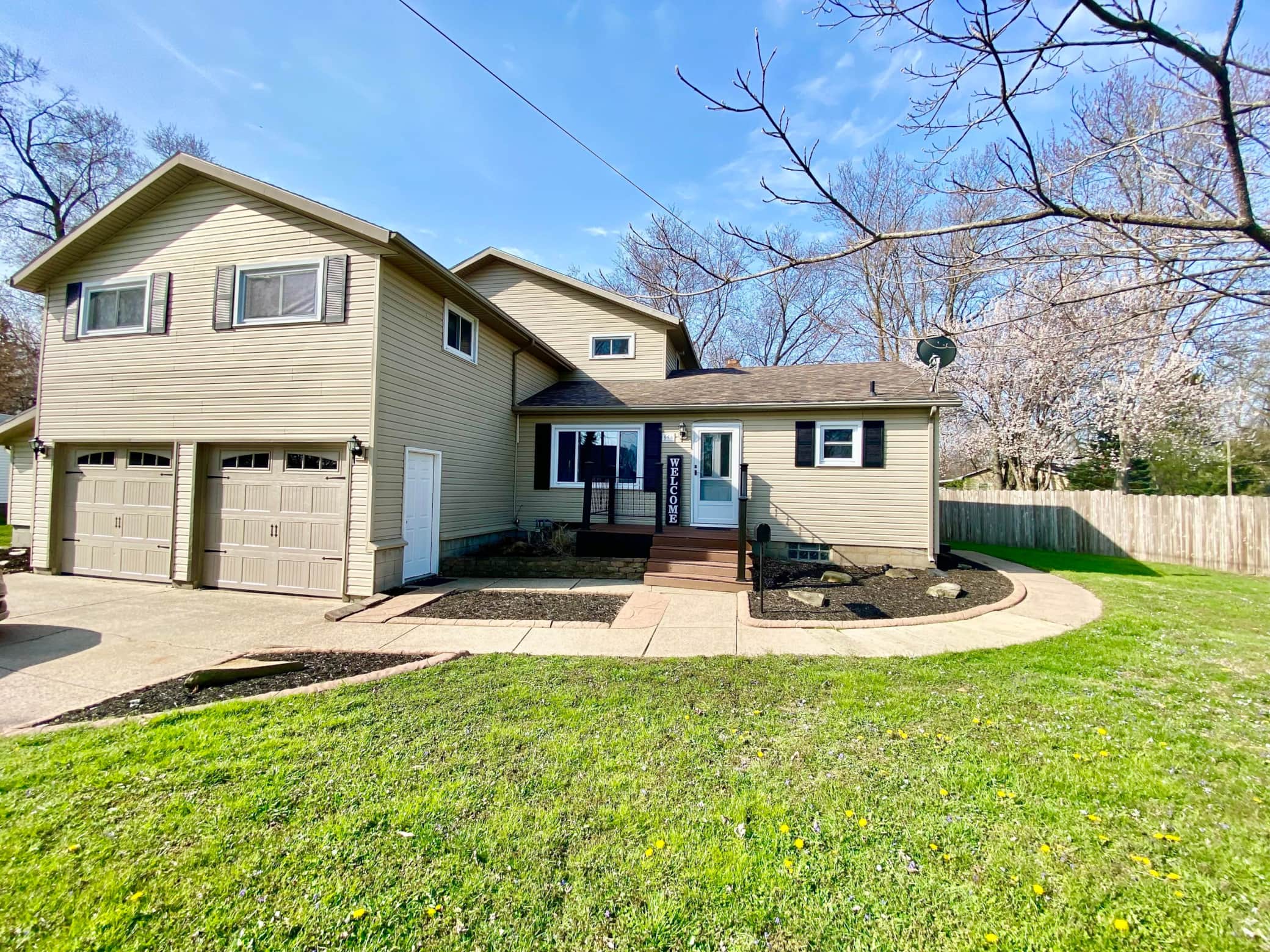 Large home with yard, 7 bedrooms, and lots of living space Vacation