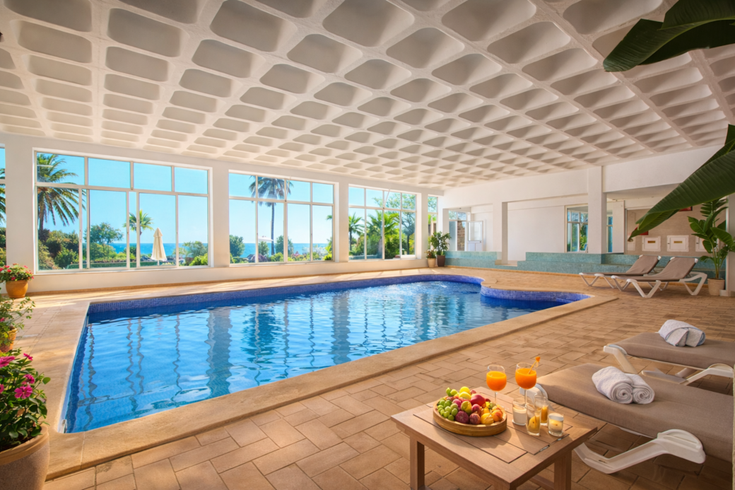 6 - Piscine intérieure