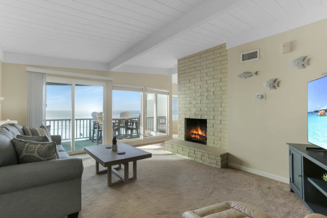 Living Area w/ Firepit